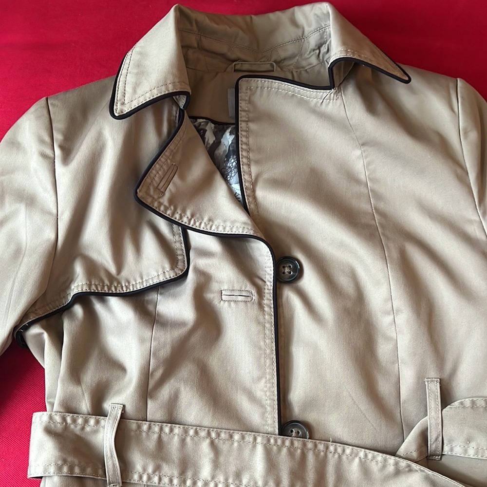 Trench coat, Top coat, duster 🧥, H&M size 8 ( fits like 4-6), beige lined coat - Picture 2 of 11